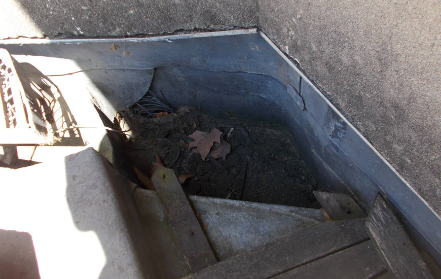 Roof drainage system investigation