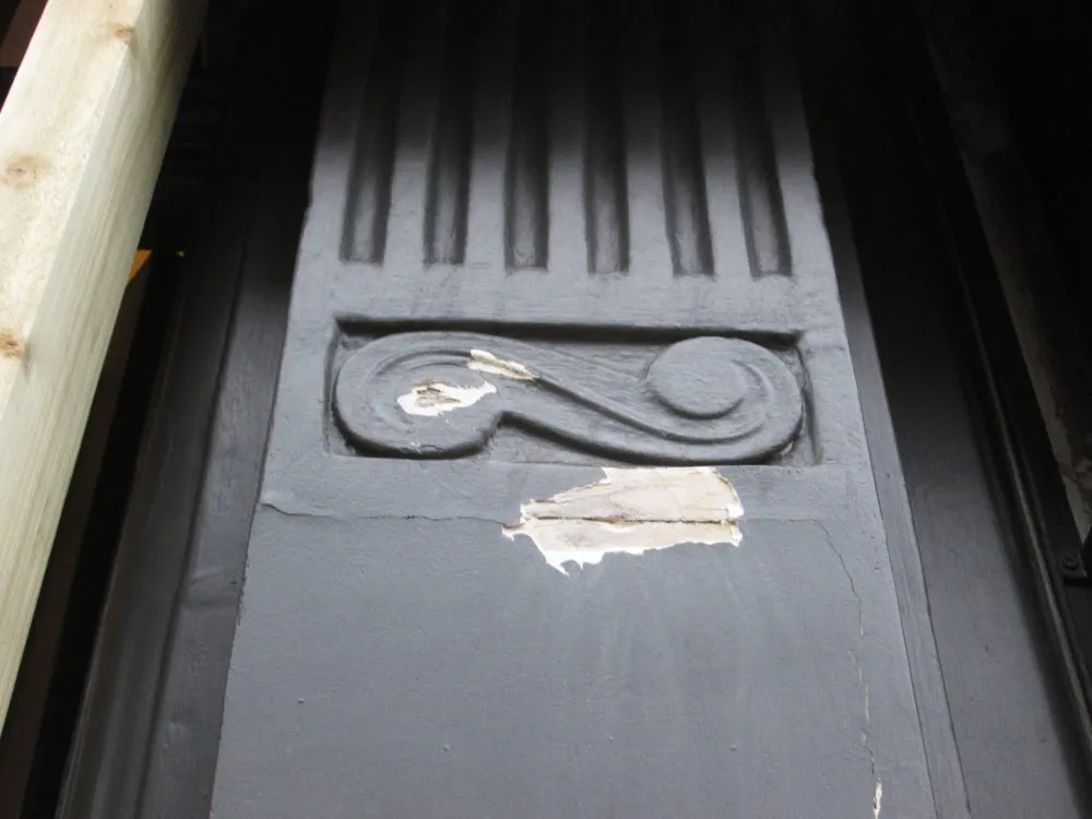 Details on pillar